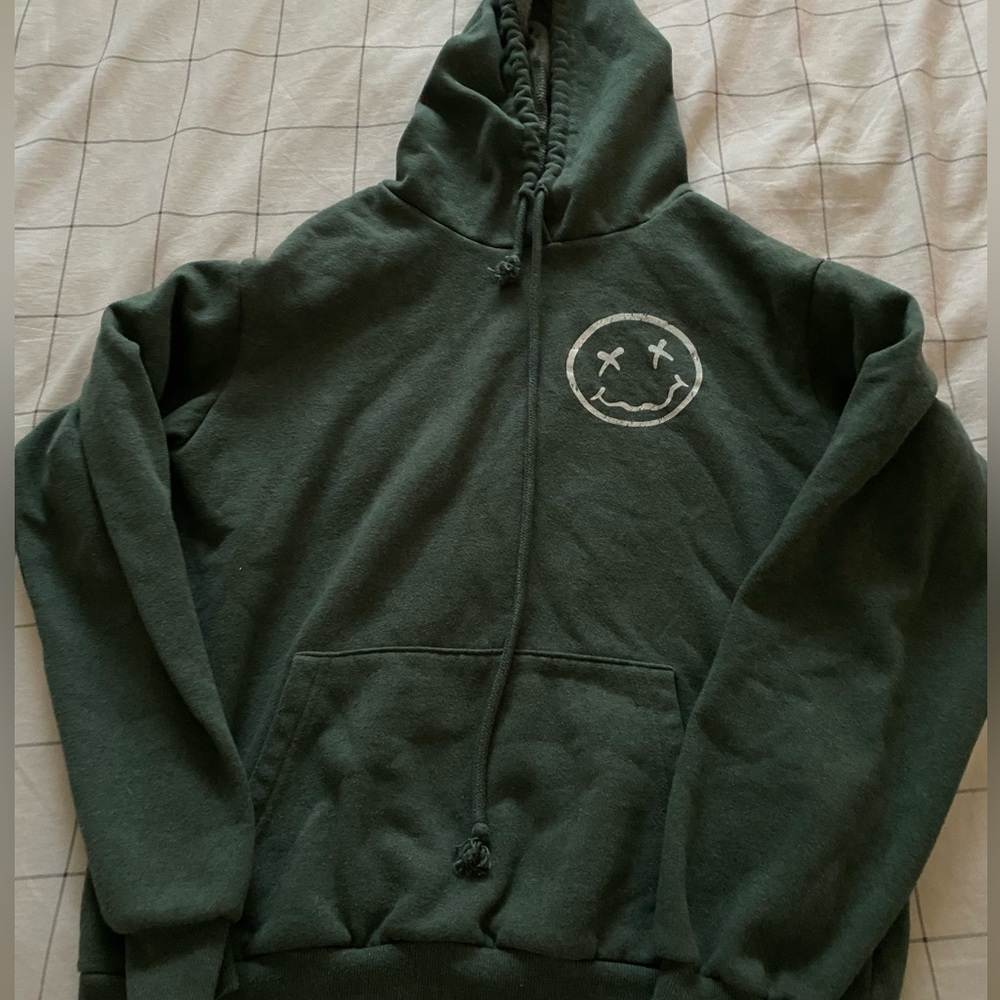 Women’s green Tilly’s hoodie